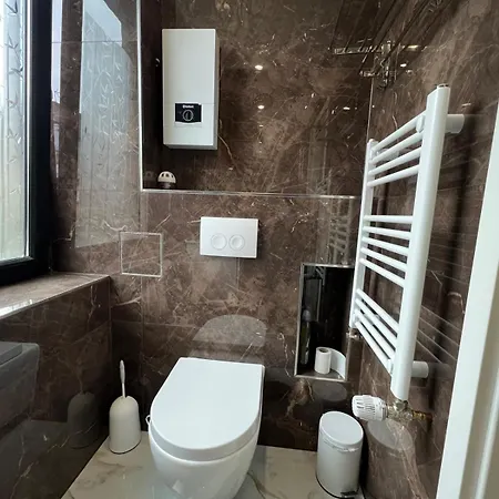Schoene Mitte Von Apartment